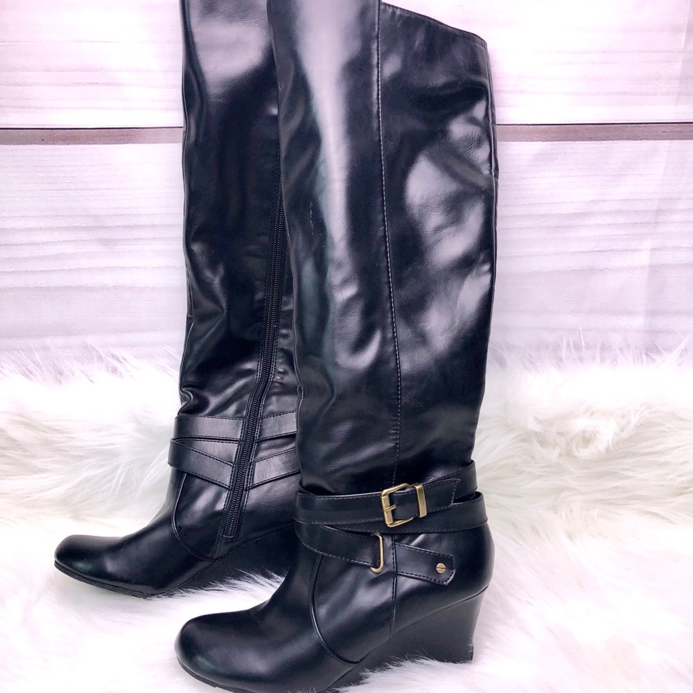 Kenneth Cole Reaction Black Wedge Boots